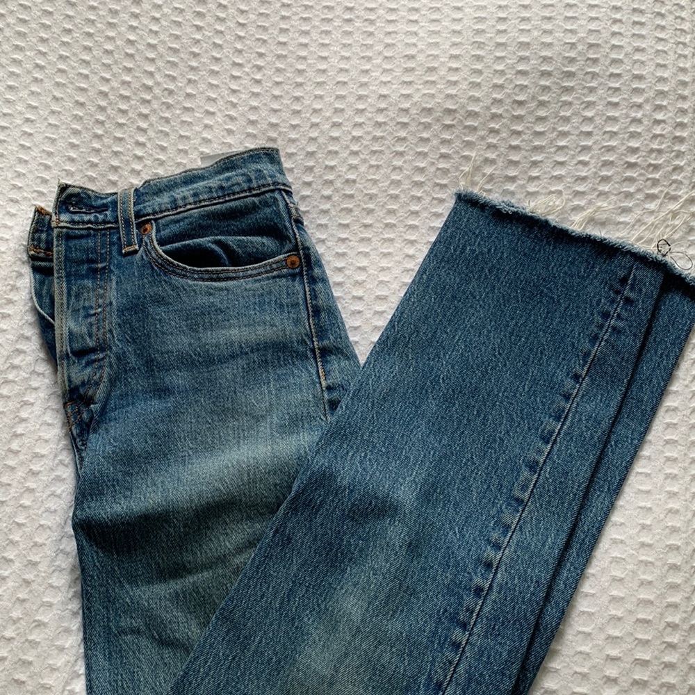 Levi’s medium wash wedgie straight jeans